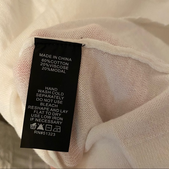 Vince Camuto Sweater - Picture 5 of 5